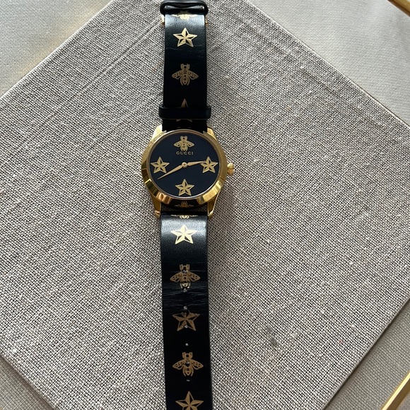 Womens Leather Gucci Watch - Picture 1 of 5